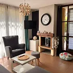Bordeaux Chalet *
